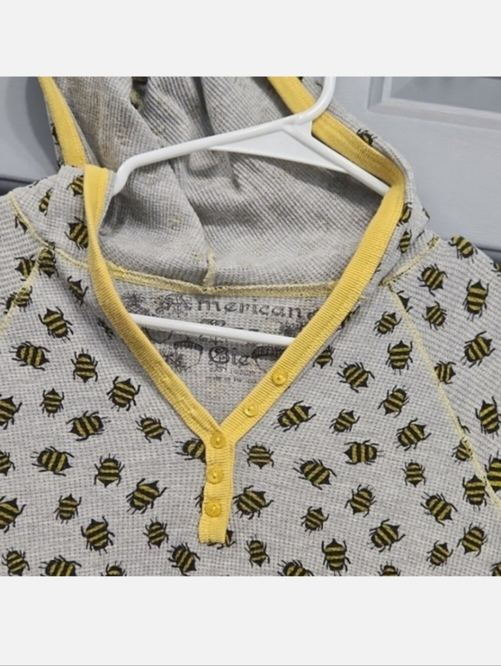 American Rag Cie Bee Bumblebee Yellow Gray Thermal Henley Waffle Hoodie